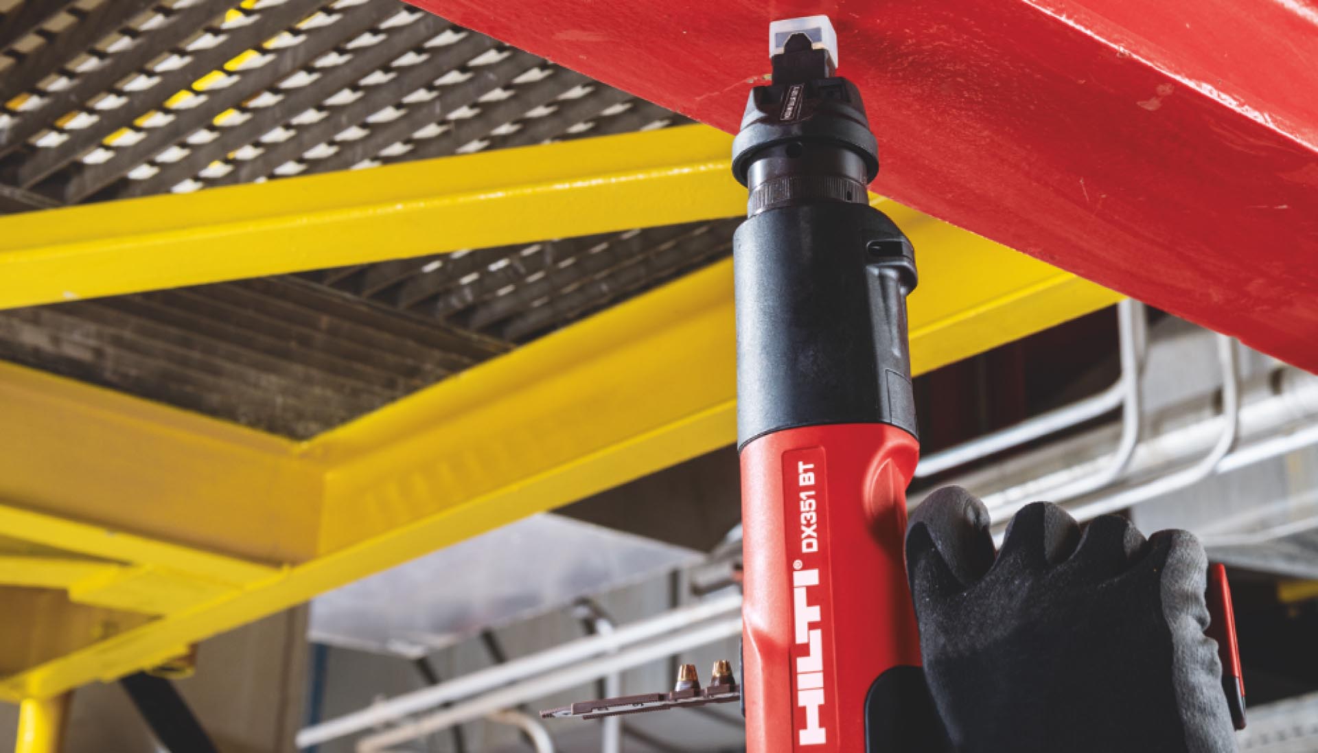 Fastening on steel in corrosive environments