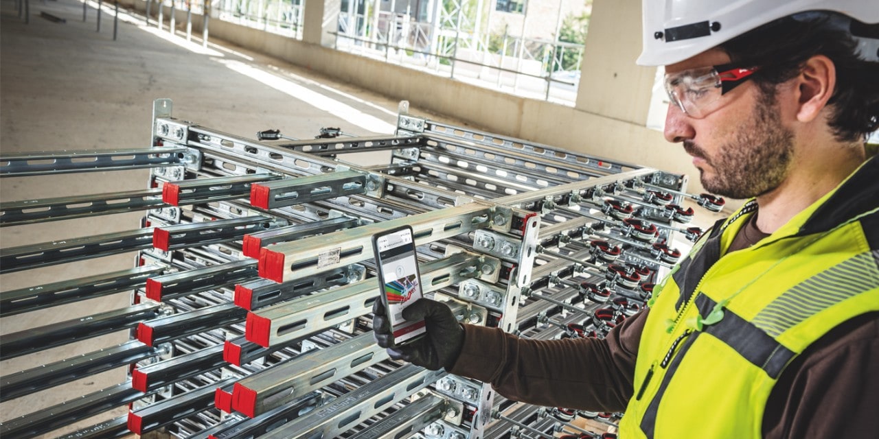 Vorgefertigte Schienen werden mit dem Smartphone eingeplant
