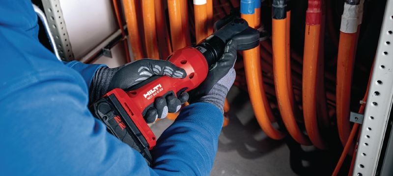 NCT 53 C-22 Copper/Aluminum cordless cable cutter Cordless inline cutter for copper and aluminum cables up to 2” │ 50 mm (Nuron battery platform) Applications 1