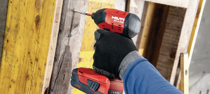 SID 4-A22 Impact driver Compact-class cordless 22V impact driver with 1/4 hexagonal click-in chuck for medium-duty applications in wood, metal and other materials Applications 1