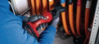 NCT 53 C-22 Copper/Aluminum cordless cable cutter Cordless inline cutter for copper and aluminum cables up to 2” │ 50 mm (Nuron battery platform) Applications 3
