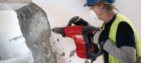 TE 800-AVR TE-S demolition hammer Very powerful TE-S demolition hammer for heavy-duty chiseling in concrete, with Active Vibration Reduction (AVR) Applications 4