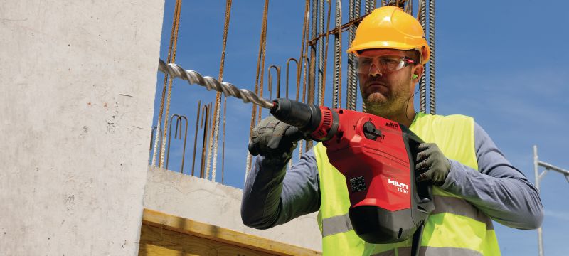 TE 70-AVR Rotary hammer Very powerful SDS Max (TE-Y) rotary hammer for heavy-duty concrete drilling and chiseling, with Active Vibration Reduction (AVR) Applications 1