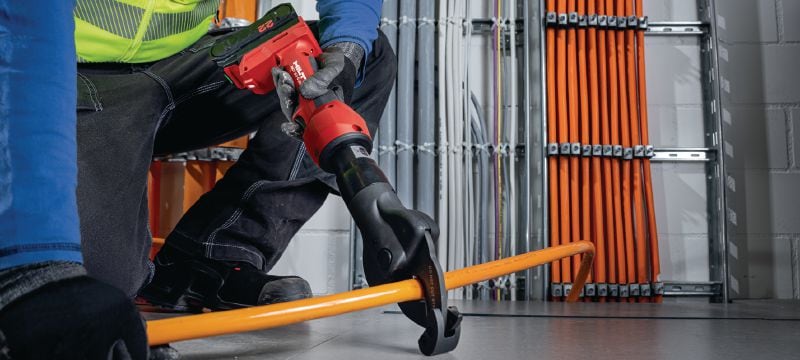NCT 53 C-22 Copper/Aluminum cordless cable cutter Cordless inline cutter for copper and aluminum cables up to 2” │ 50 mm (Nuron battery platform) Applications 1