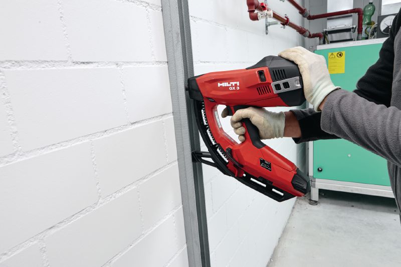GX 3 Gas-actuated fastening tool Gas nailer with single power source for drywall track, electrical, mechanical and building construction applications Applications 1