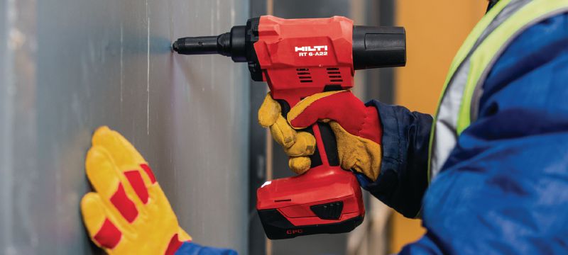 RT 6-A22 Cordless rivet tool 22V cordless rivet tool powered by Li-ion batteries for installation jobs and industrial production using rivets up to 3/16 in diameter (up to 13/64 for aluminum rivets) Applications 1