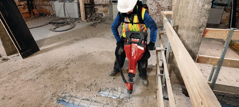 TE 2000-22 Cordless jackhammer Powerful and light battery-powered jackhammer for breaking up concrete and other demolition work (Nuron battery platform) Applications 1