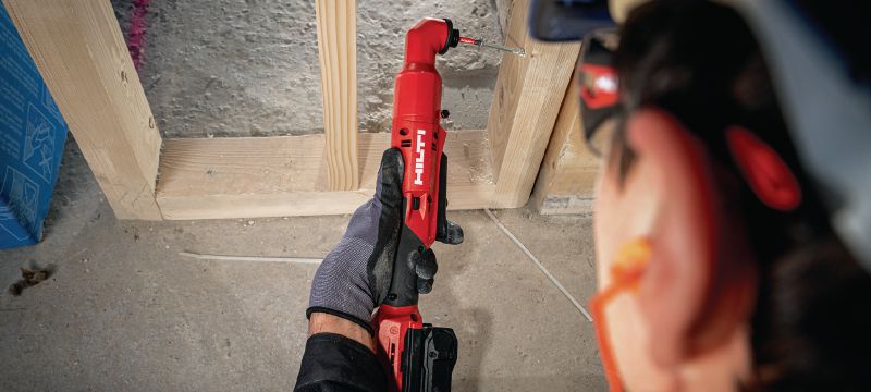 SID 4R-22 Right-angle impact driver Compact, cordless right-angled impact driver for reaching tough to access applications Applications 1