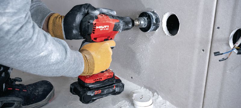 Hilti 2177401 Atornillador taladro a batería SF 4-A22 (22V, perforación sin  percusión con atornillado, peso 1,28 kg, incluye Maletín, no incluye  batería ni cargador) : : Bricolaje y herramientas