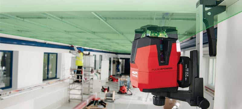PM 40-MG Multi-line laser Multi-line laser with 3 green lines for plumbing, leveling, aligning and squaring Applications 1