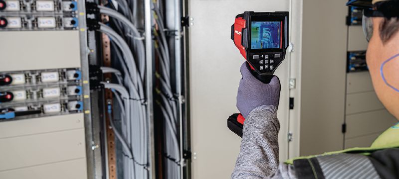 PT-C Thermal camera Infrared camera for thermal imaging, for inspecting electrical, mechanical, piping, and HVAC applications Applications 1