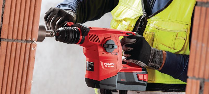 TE 30-A36 Cordless rotary hammer Powerful SDS Plus (TE-C) cordless rotary hammer for heavy-duty concrete drilling and corrective chiseling Applications 1
