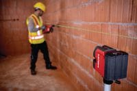 PM 20-CG 12V Plumb and cross line laser Green beam combi-laser with 2 lines and 4 points for plumbing, leveling, aligning and squaring (12V battery platform) Applications 1