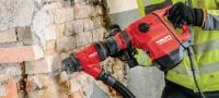 TE 500-AVR SDS Max demolition hammer Versatile SDS Max (TE-Y) demolition hammer for light-duty chiseling in concrete and masonry, with Active Vibration Reduction (AVR) Applications 1