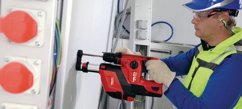 TE 4-A22 Cordless rotary hammer Compact D-grip 22V cordless rotary hammer with superior handling in serial applications Applications 1